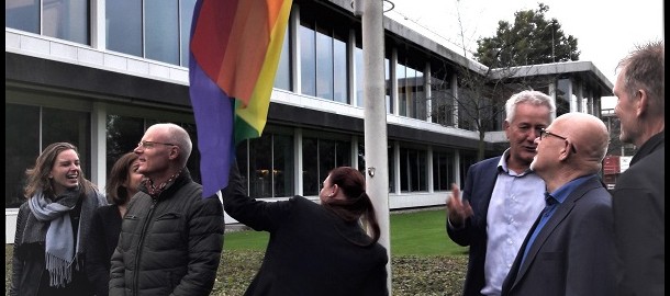 hijsen regenboog vlag1